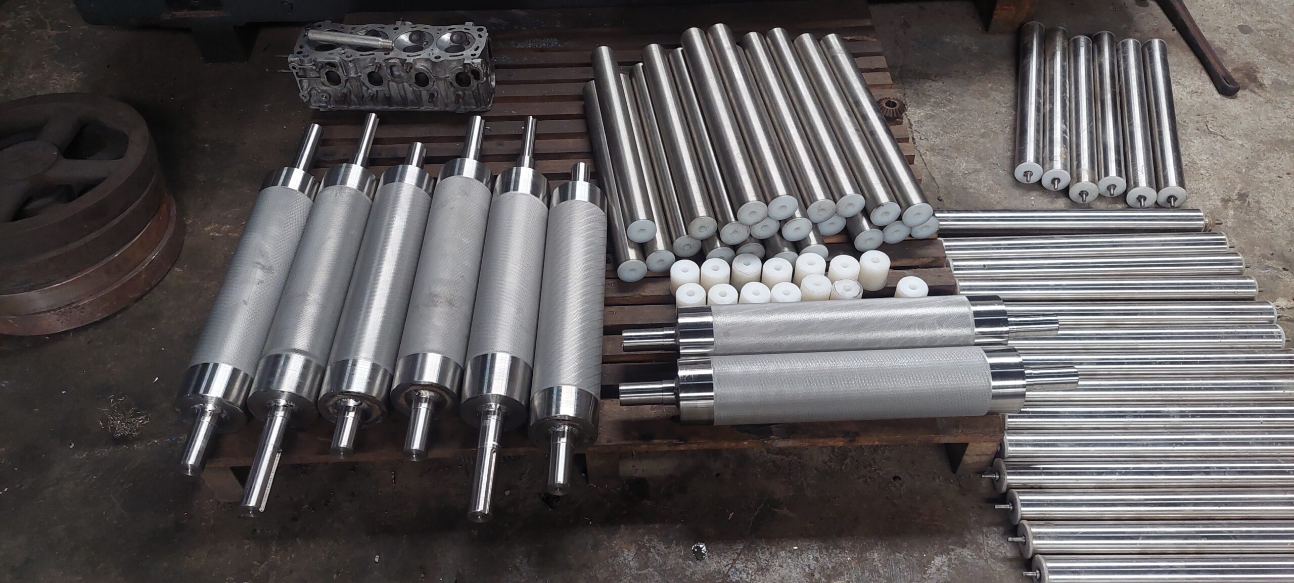 Ejes metálicos fabricados mediante servicio de torno