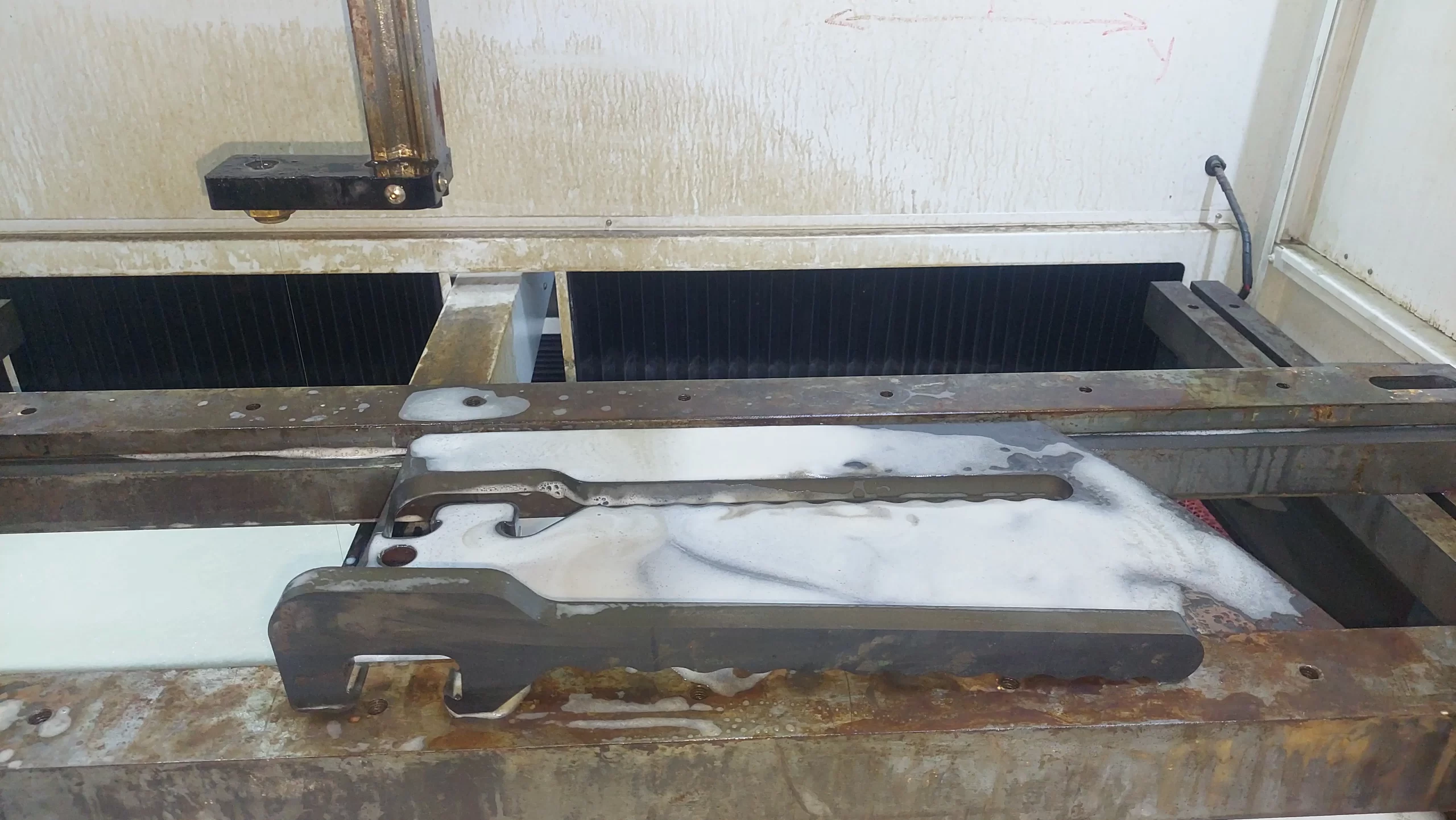 Proceso Wire EDM para mecanizado de componentes de precisión