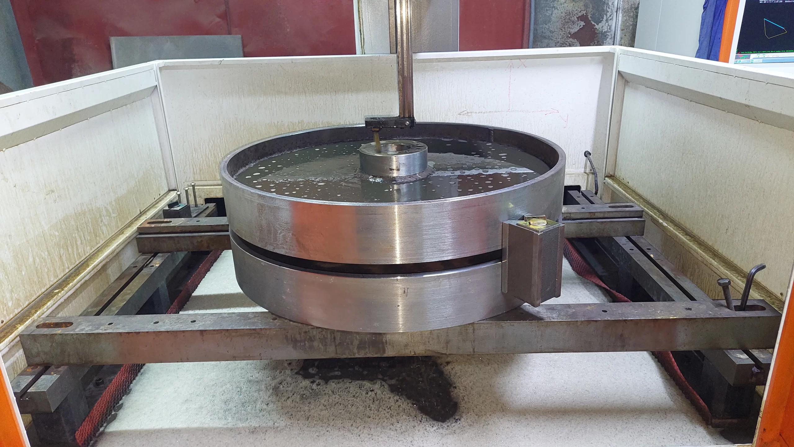 Pieza circular mecanizada mediante servicio de corte por hilo