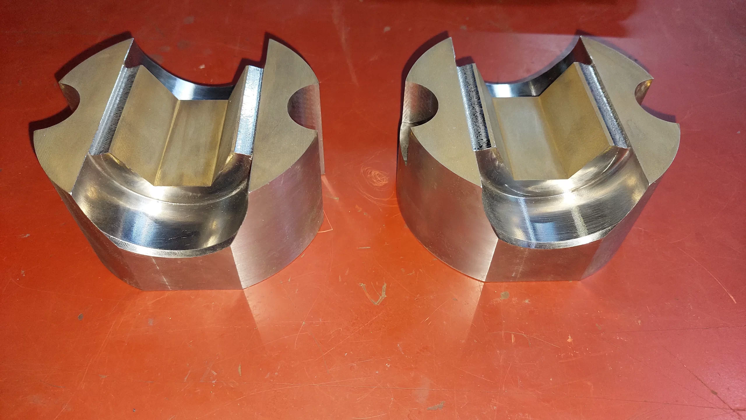 Piezas metálicas especiales fabricadas mediante Wire EDM