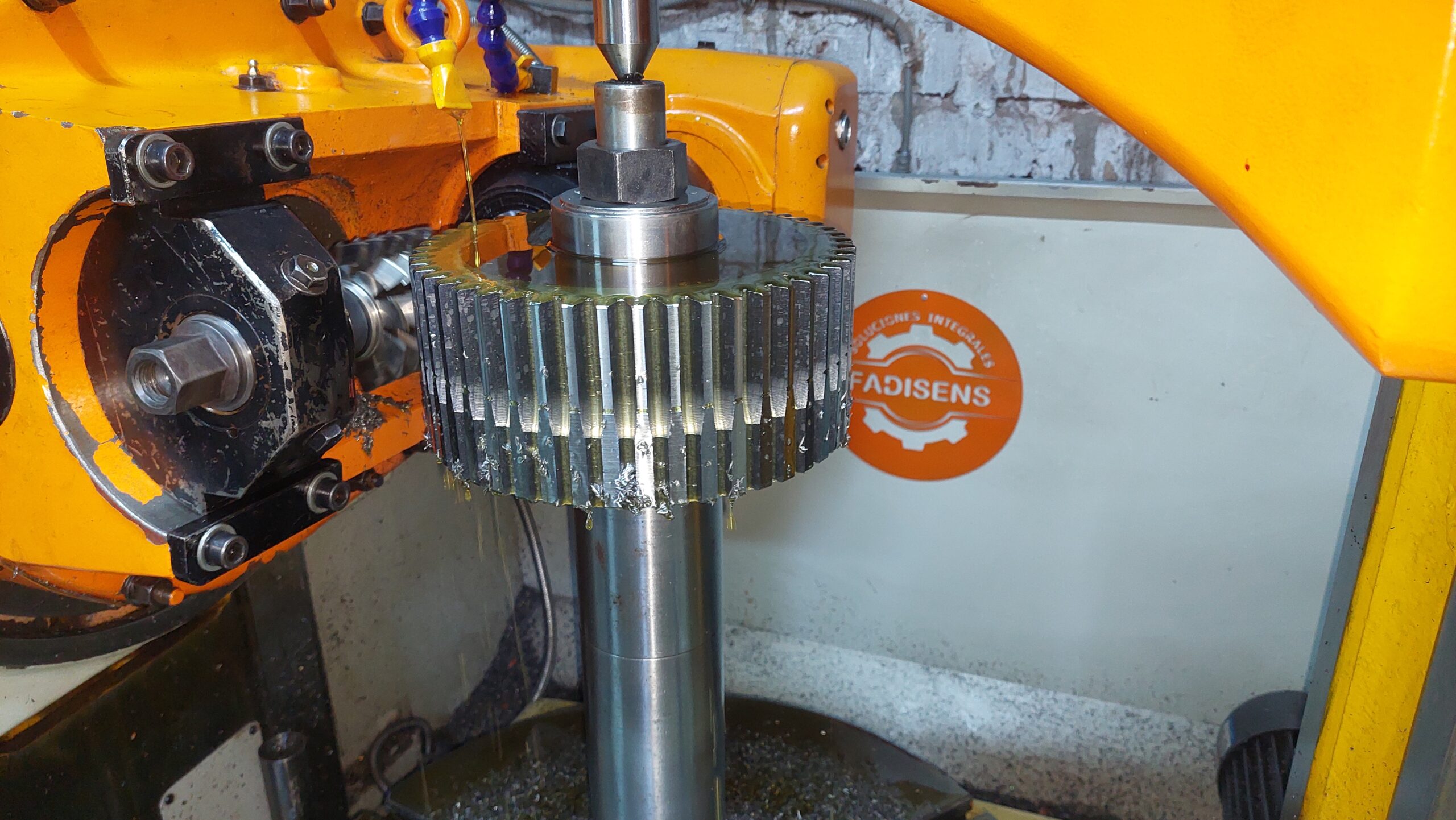 Piñón con eje fabricado para transmisión mecánica industrial